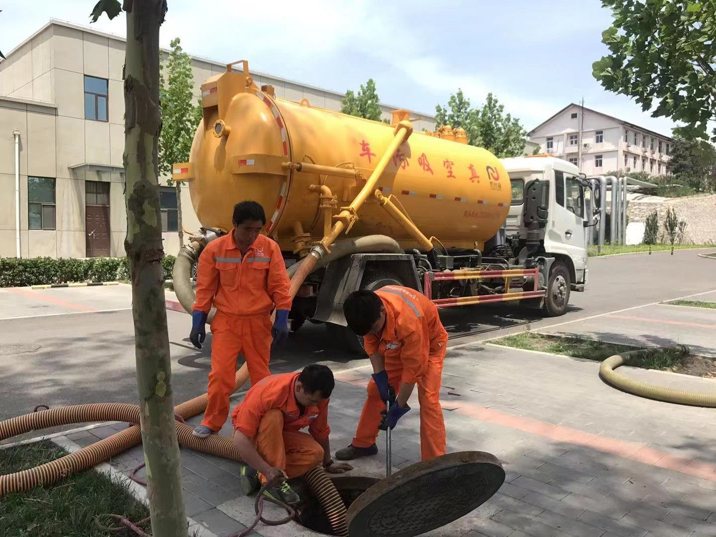 巴东化粪池清理与5-8吨吸粪车施工效率分析